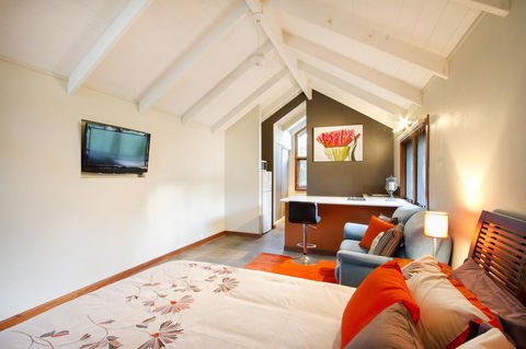 Airlie Beach Eco Cabins - Adults Only - Sydney 4u 9