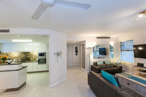Emerald Noosa - Sydney 4u 8