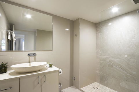 Noosa Hill Resort - Sydney 4u 5