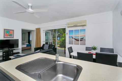 Agincourt Beachfront Apartments - Sydney 4u 14
