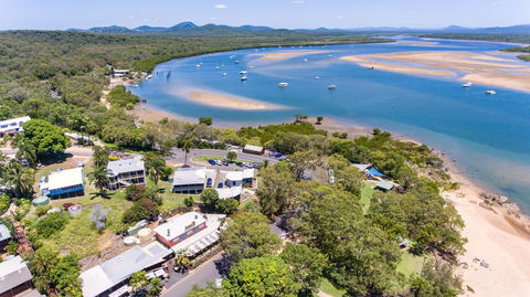 Sunset Cabins 1770 - Sydney 4u 4