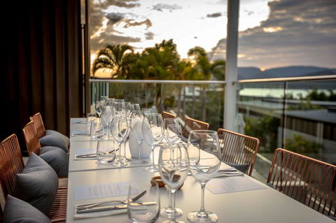 Mirage Whitsundays - Sydney 4u 8