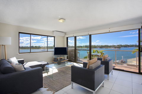 Noosa Shores Resort - Sydney 4u 9