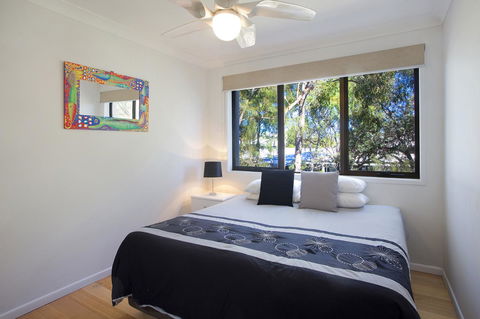 Noosa Shores Resort - Sydney 4u 5