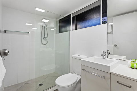Caribbean Noosa - Sydney 4u 24