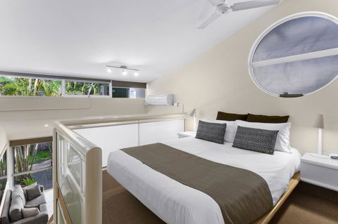 Caribbean Noosa - Sydney 4u 12