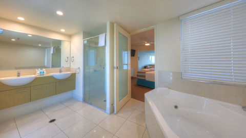 Cilento Mooloolaba - Sydney 4u 6
