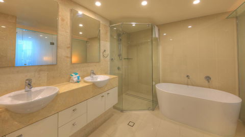 Cilento Mooloolaba - Sydney 4u 18