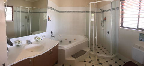 The Bearded Dragon Boutique Hotel - Sydney 4u 5