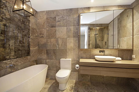 Jacaranda Noosa - Sydney 4u 22