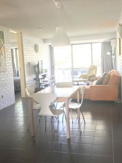 Jacaranda Noosa - Sydney 4u 24