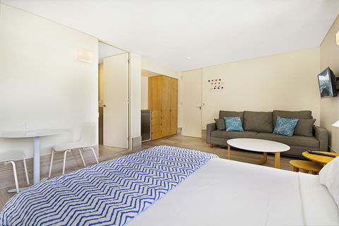 Jacaranda Noosa - Sydney 4u 28