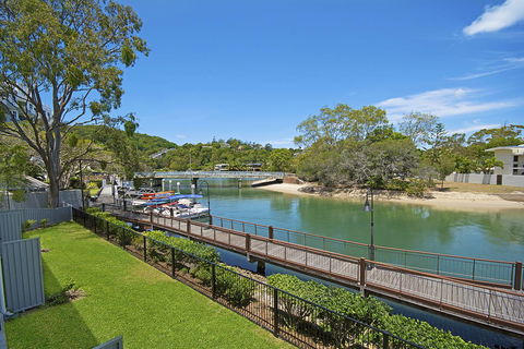 Jacaranda Noosa - Sydney 4u 11