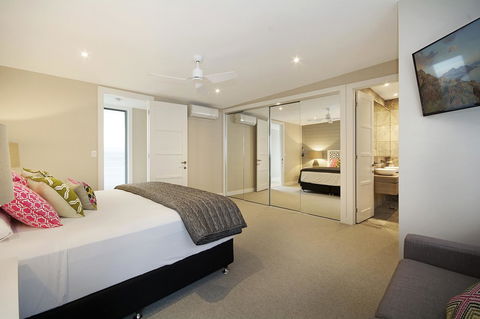 Jacaranda Noosa - Sydney 4u 18
