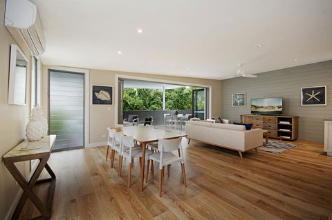 Jacaranda Noosa - Sydney 4u 21