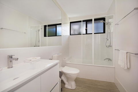 Jacaranda Noosa - Sydney 4u 30