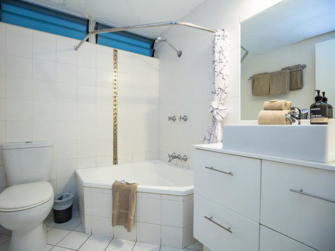 Beach Lodges - Accommodation Sydney 26