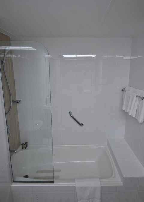 Pacific Hotel Cairns - Sydney 4u 40