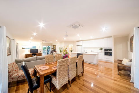 Whitsunday Luxury Homes - Sydney 4u 4