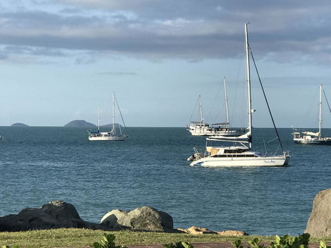 Whitsunday Luxury Homes - Sydney 4u 34