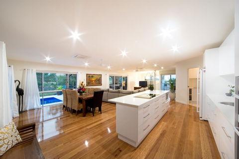 Whitsunday Luxury Homes - Sydney 4u 5