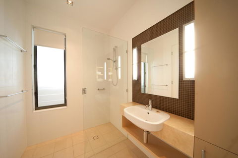 The Boathouse Apartments - Sydney 4u 13
