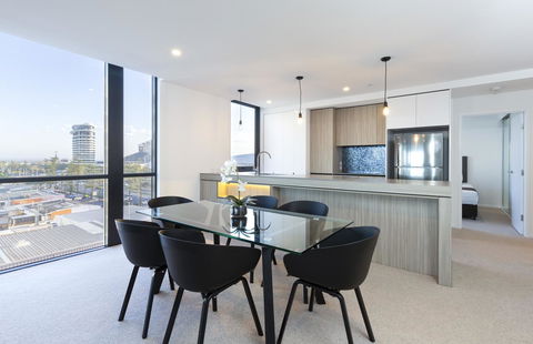 Qube Broadbeach - Sydney 4u 43