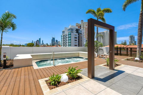 Qube Broadbeach - Sydney 4u 27