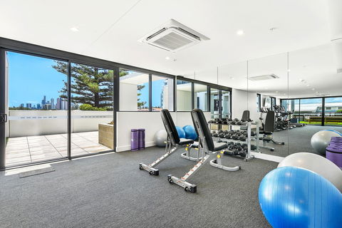 Qube Broadbeach - Sydney 4u 32