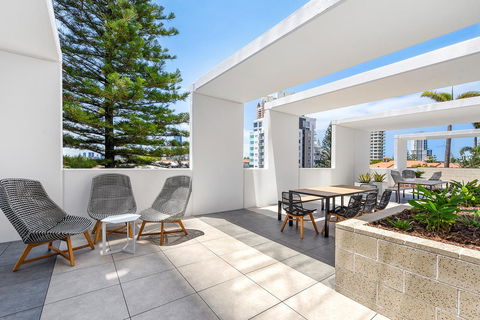 Qube Broadbeach - Sydney 4u 20