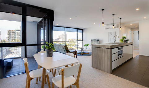 Qube Broadbeach - Sydney 4u 16