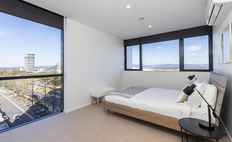 Qube Broadbeach - Sydney 4u 7
