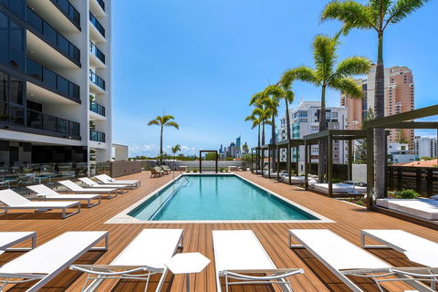 Qube Broadbeach - Sydney 4u 31