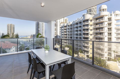 Qube Broadbeach - Sydney 4u 41