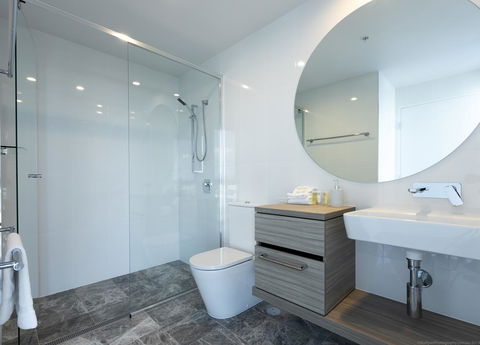 Qube Broadbeach - Sydney 4u 5
