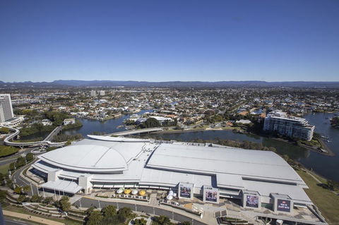 Qube Broadbeach - Sydney 4u 4