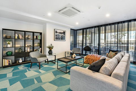 Qube Broadbeach - Sydney 4u 33