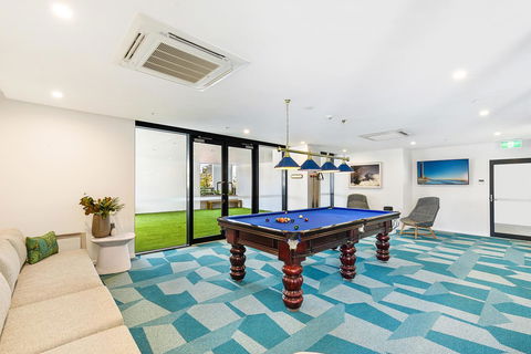Qube Broadbeach - Sydney 4u 34
