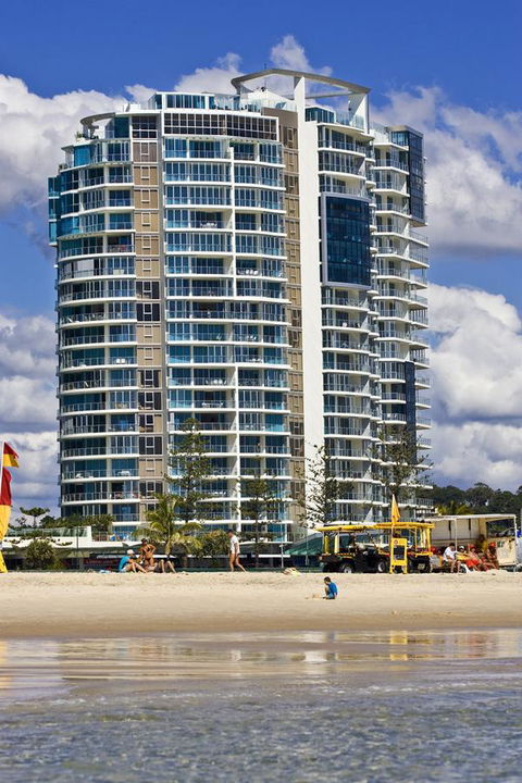 Reflections Tower Two - Sydney 4u 4