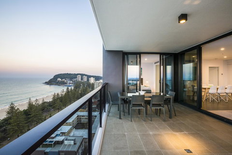 Boardwalk Burleigh Beach - Official - Accommodation Sydney 9