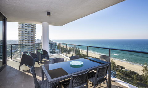 Boardwalk Burleigh Beach - Official - Accommodation Sydney 12