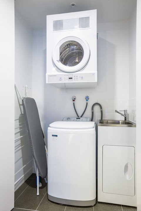 Boardwalk Burleigh Beach - Official - Accommodation Sydney 31