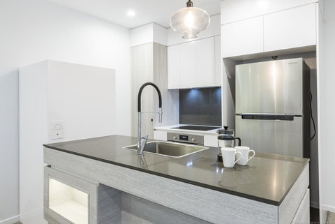 Boardwalk Burleigh Beach - Official - Accommodation Sydney 38