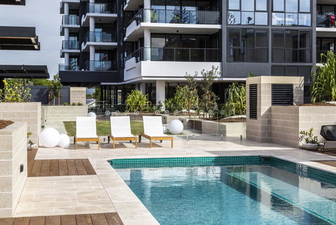 Boardwalk Burleigh Beach - Official - Accommodation Sydney 3