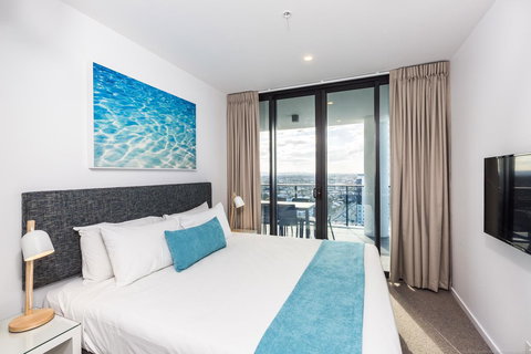 Boardwalk Burleigh Beach - Official - Accommodation Sydney 13