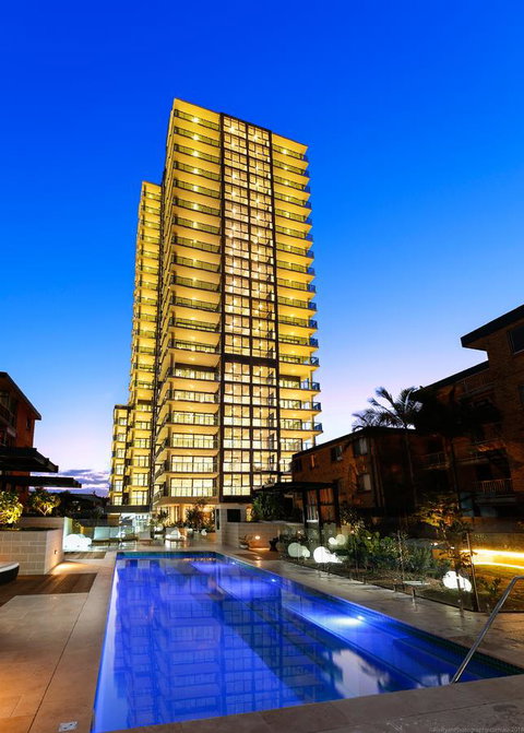 Boardwalk Burleigh Beach - Official - Accommodation Sydney 7