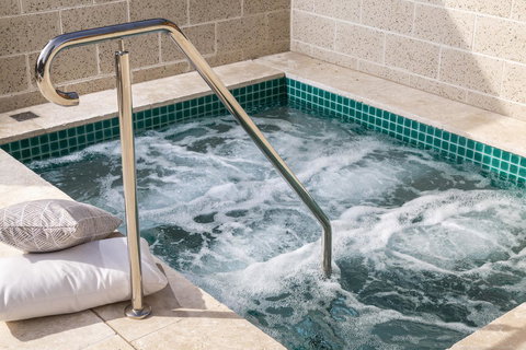 Boardwalk Burleigh Beach - Official - Accommodation Sydney 18