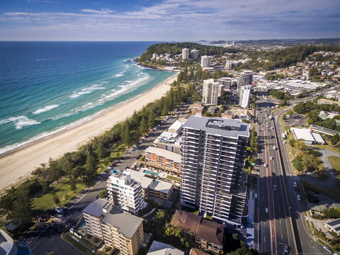 Boardwalk Burleigh Beach - Official - Accommodation Sydney 30