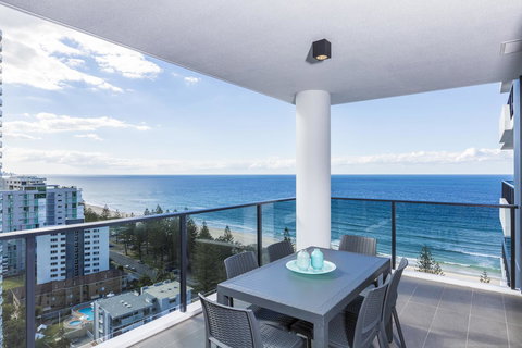 Boardwalk Burleigh Beach - Official - Accommodation Sydney 22
