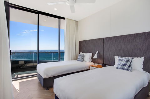 Iconic Kirra Beach Resort - Sydney 4u 28